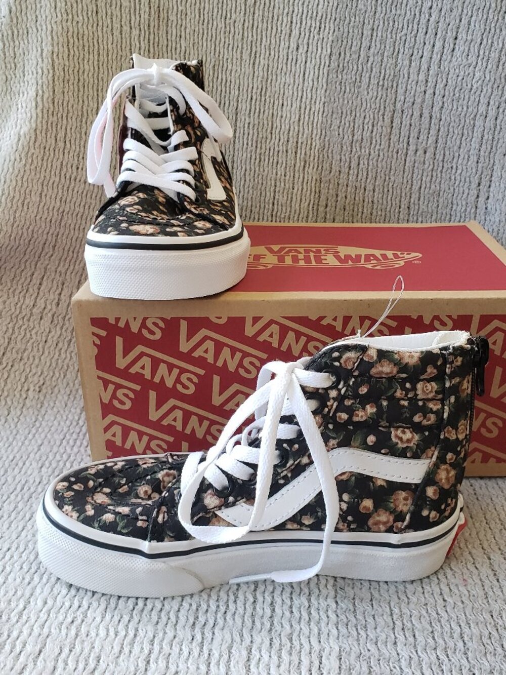 NWT NIB Vans Rose Dreams Sk8 Hi Zip Black White Girls Size 11